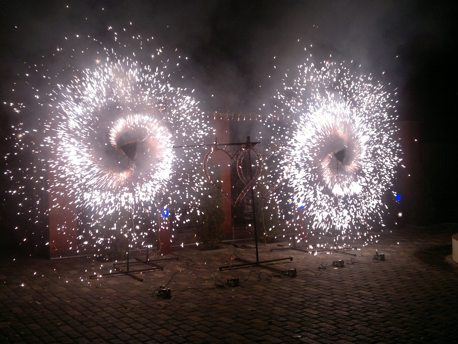 Наземные пиротехнические фигуры